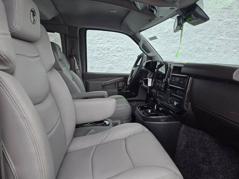 New 2025 GMC Savana 2500 w/ Driver Convenience Package image 30