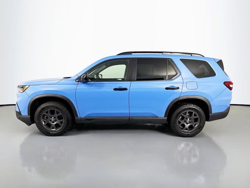 Certified 2024 Honda Pilot TrailSport image 8