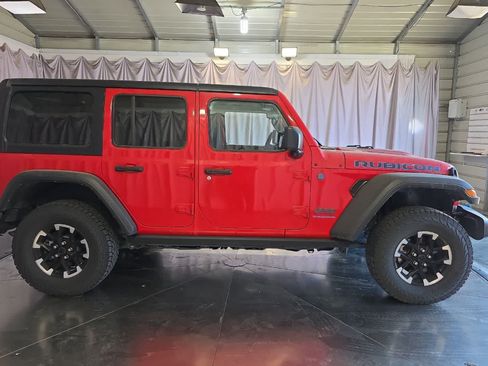 Used 2024 Jeep Wrangler Unlimited Rubicon 4xe AWD/4WD image 9