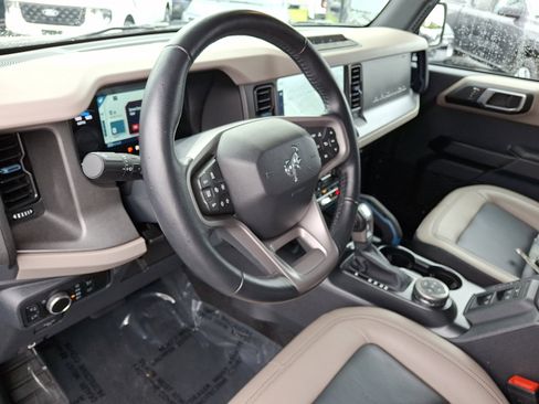 Used 2024 Ford Bronco Wildtrak image 14