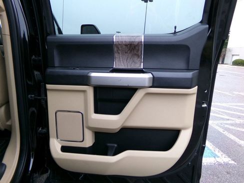 Used 2017 Ford F250 Lariat w/ Lariat Value Package image 11