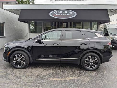 Used 2024 Kia Sportage EX FWD image 2