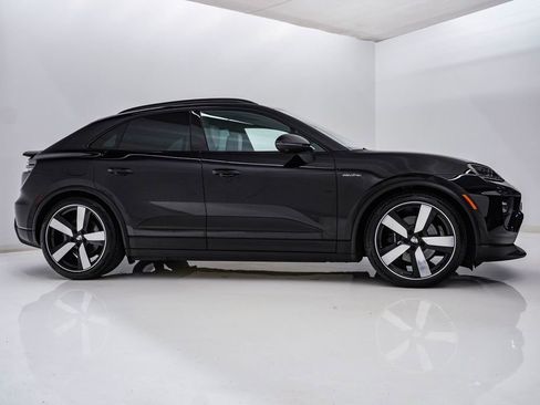 Certified 2025 Porsche Macan 4S Electric AWD/4WD image 9