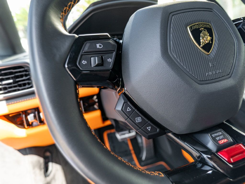 Used 2023 Lamborghini Huracan Tecnica RWD image 11