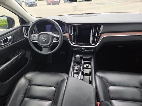 Used 2024 Volvo S60 B5 Plus FWD image 22