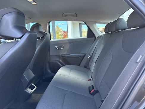 New 2025 Kia K4 LXS image 19