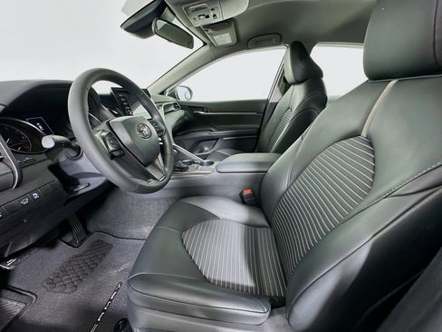 Used 2023 Toyota Camry SE image 13