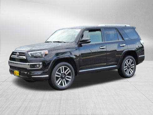 Certified 2022 Toyota 4Runner Limited AWD/4WD image 3