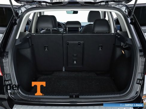 Used 2023 Volkswagen Taos SE w/ Panoramic Sunroof Package image 29