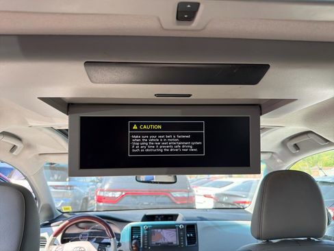 Used 2013 Toyota Sienna Limited w/ Premium Pkg AWD/4WD image 22