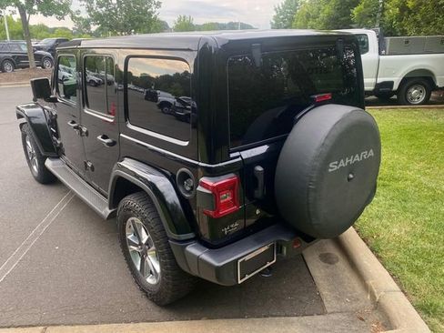 Used 2018 Jeep Wrangler Unlimited Sahara AWD/4WD image 32