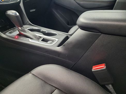 Used 2019 Chevrolet Equinox Premier image 26