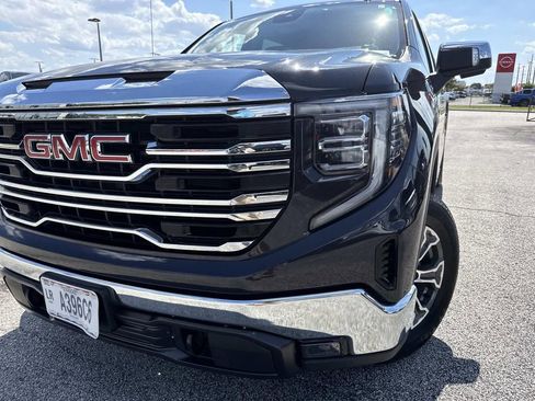 Used 2025 GMC Sierra 1500 SLT AWD/4WD image 9