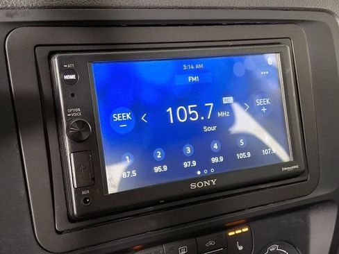 Used 2015 Volkswagen Jetta SE FWD image 3