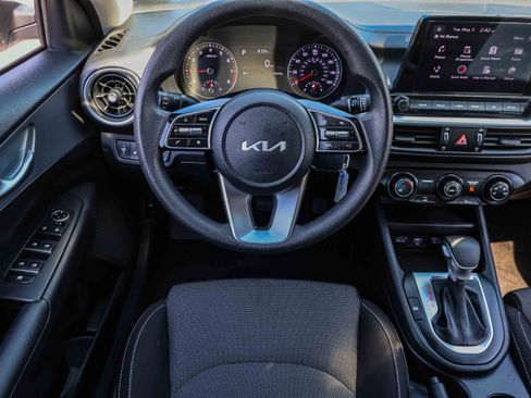 Certified 2023 Kia Forte LXS w/ LXS Technology Package FWD image 17