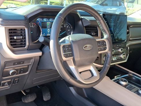 Used 2022 Ford Expedition XLT image 25