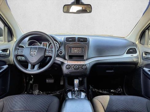 Used 2019 Dodge Journey SE FWD image 14