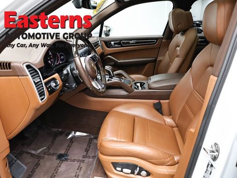 Used 2019 Porsche Cayenne E-Hybrid AWD/4WD image 13