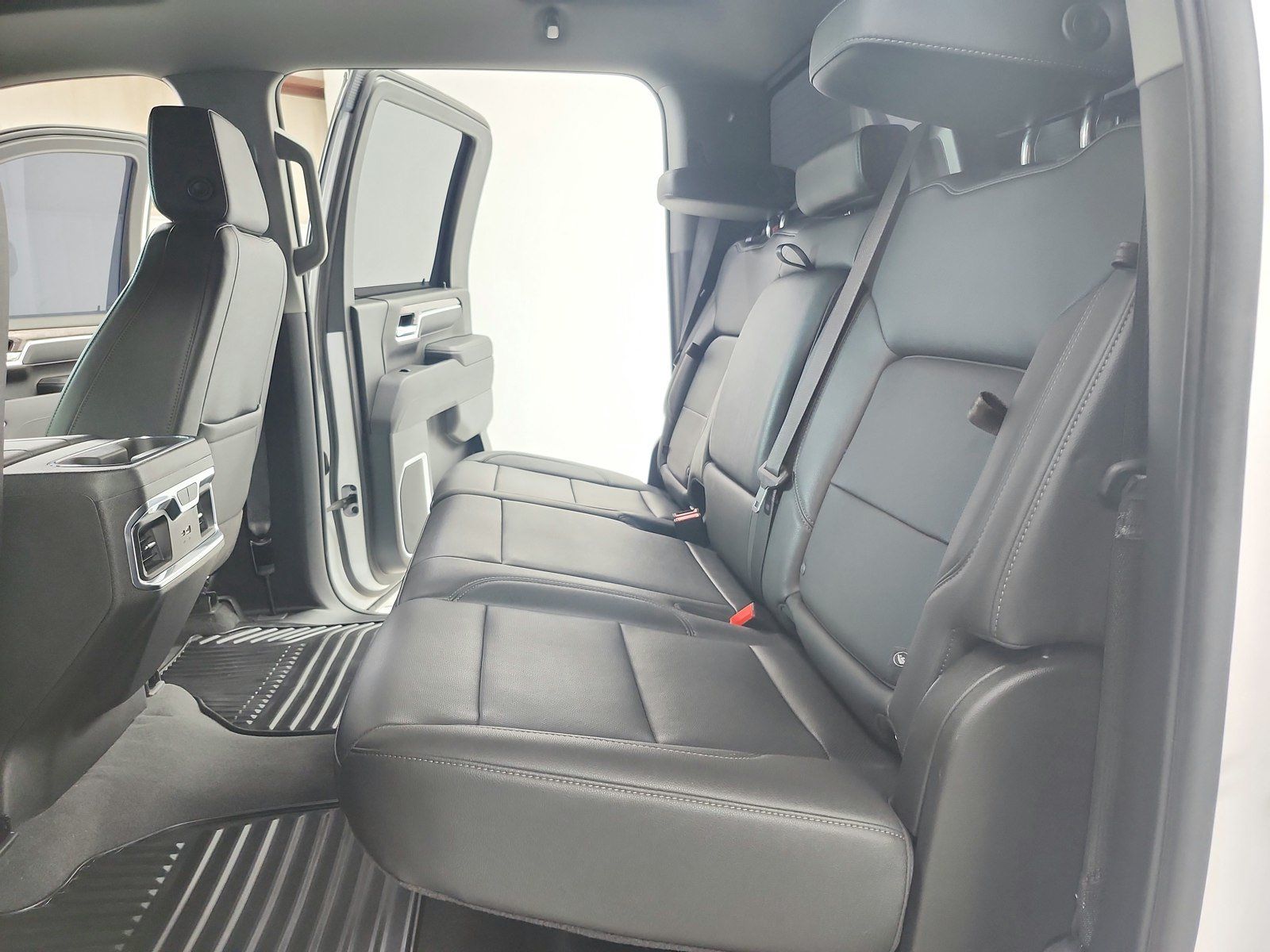 Used 2025 Chevrolet Silverado 2500 LTZ w/ LTZ Convenience Package AWD/4WD image 35