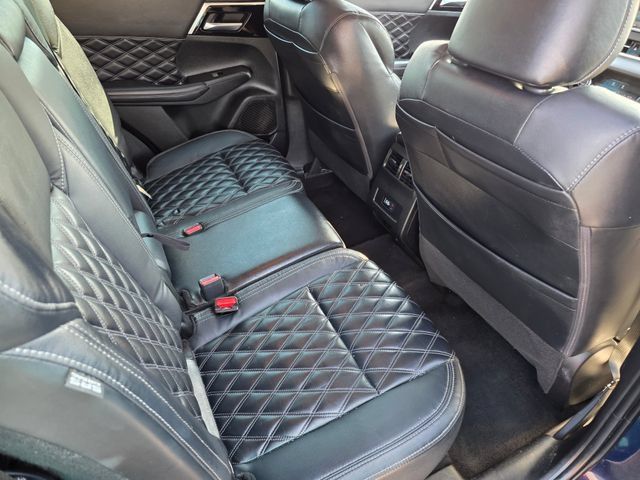 Used 2022 Mitsubishi Outlander SEL AWD/4WD image 39