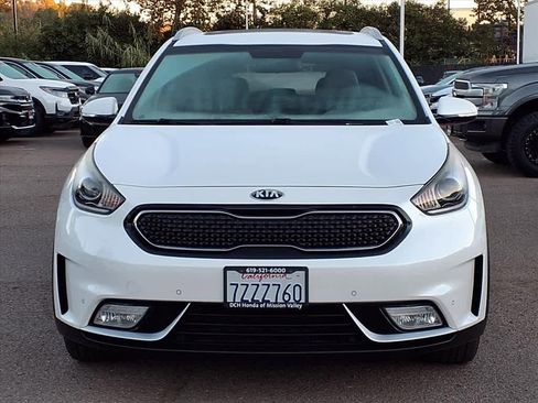 Used 2017 Kia Niro Touring image 2