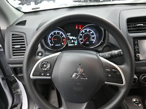 Used 2025 Mitsubishi Outlander Sport ES image 11