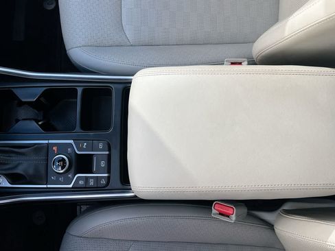 Certified 2025 Kia Sorento S w/ Panoramic Sunroof Package AWD/4WD image 21