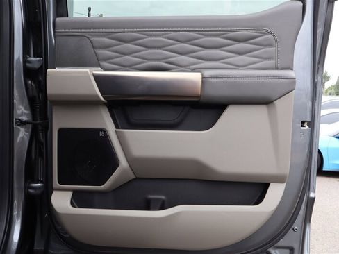 Used 2025 Ford F250 Platinum w/ Platinum Plus Package image 30