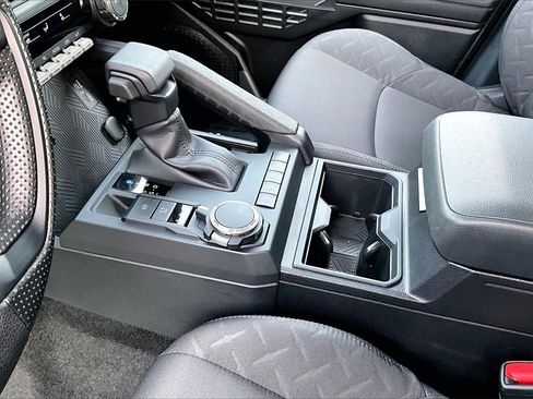 Used 2025 Toyota Tacoma SR image 18