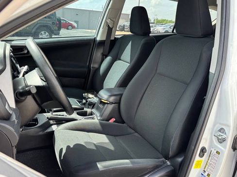 Used 2017 Toyota RAV4 LE AWD/4WD image 7
