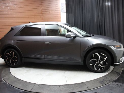 Used 2024 Hyundai Ioniq 5 SEL image 11