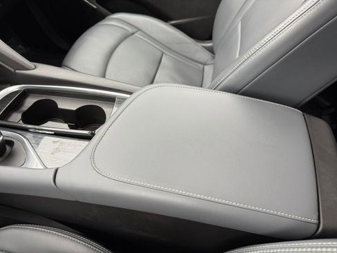 Used 2019 Buick Enclave Essence w/ Experience Buick Package AWD/4WD image 27
