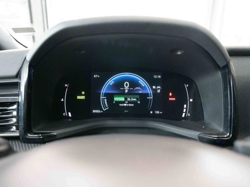 Used 2025 Toyota Camry SE image 16