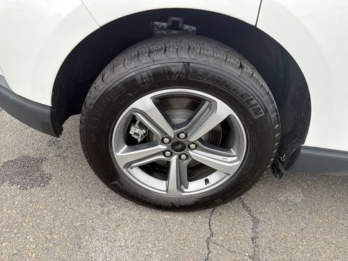 Used 2024 Ford Edge SEL w/ Convenience Package AWD/4WD image 32