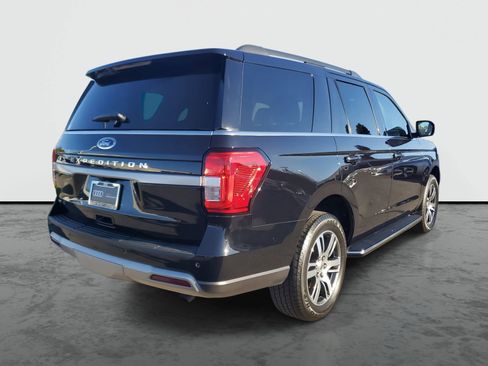 Used 2022 Ford Expedition XLT image 4