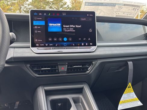 New 2026 Volkswagen Tiguan SE R-Line FWD image 19