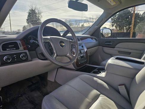 Used 2011 Chevrolet Avalanche LT w/ Regional Value Package image 10