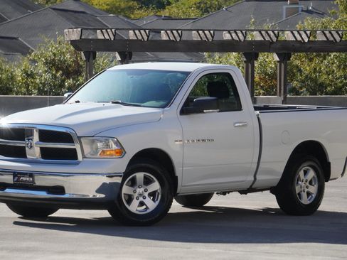 Used 2012 RAM 1500 Classic SLT w/ Luxury Group image 2