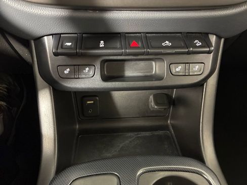 Used 2017 Chevrolet Colorado Z71 image 13