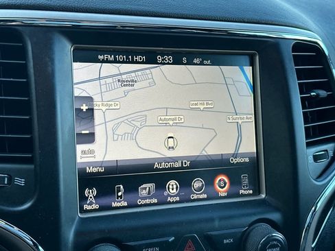 Used 2017 Jeep Grand Cherokee Overland image 21