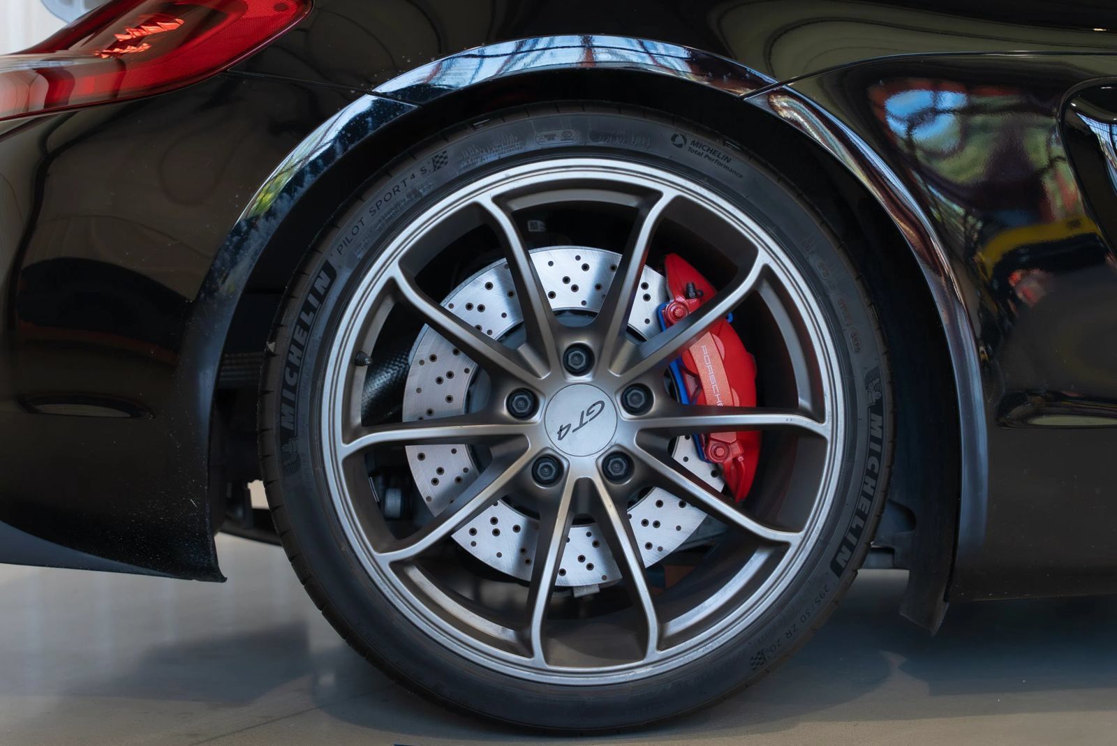 Used 2016 Porsche Cayman GT4 RWD image 16