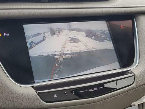 Used 2018 Cadillac XT5 Luxury w/ Driver Awareness Package image 19