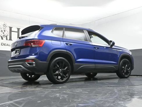Used 2023 Volkswagen Taos SE w/ Panoramic Sunroof Package FWD image 34