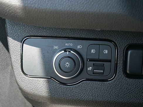 Used 2023 Mercedes-Benz Sprinter 2500 image 9