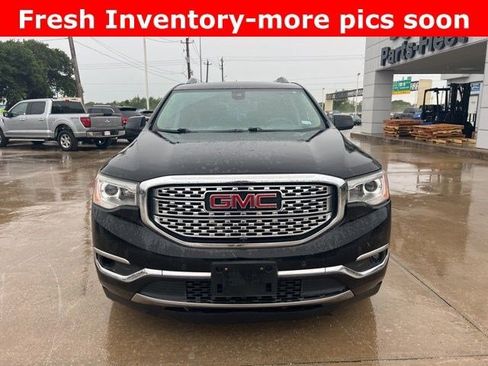 Used 2017 GMC Acadia Denali w/ Technology Package FWD image 2