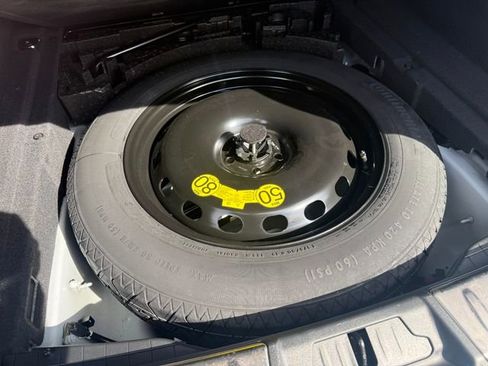 Used 2024 Jaguar F-PACE R-Dynamic S image 31