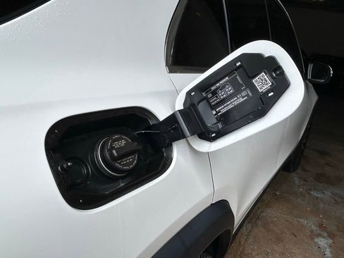 Used 2024 Mercedes-Benz GLE 450 4MATIC image 43