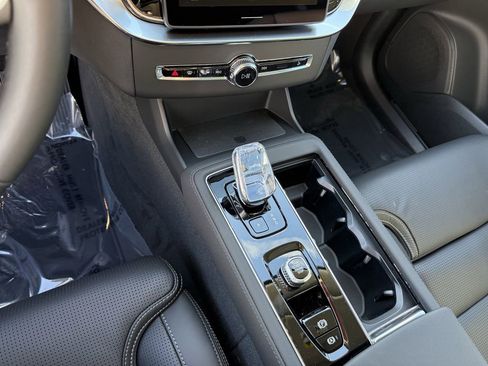 New 2026 Volvo XC90 B6 Ultra w/ Protection Package image 24