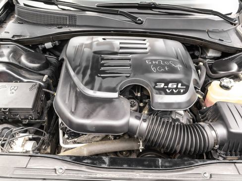 Used 2022 Chrysler 300 Touring w/ Sport Appearance Package image 41