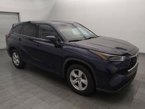 Used 2022 Toyota Highlander L image 11
